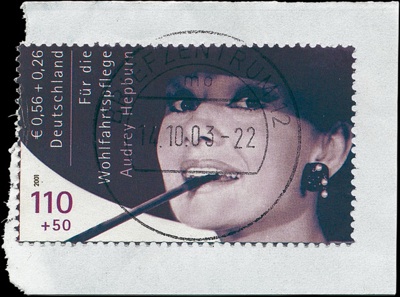 Audrey Hepburn auf nicht herausgegebener deutscher Briefmarke 2001 Audrey Hepburn auf nicht herausgegebener deutscher Briefmarke 2001