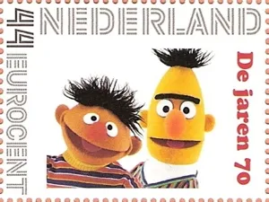 Ernie und Bert auf Briefmarke der Niederlande
