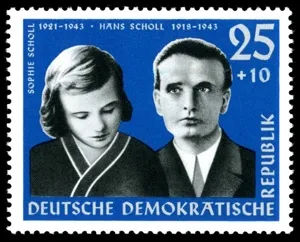 Briefmarke der DDR von 1961 zu Ehren der Geschwister Scholl.