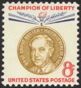 USA 1959 Briefmarke Freiheitshelden Ernst Reuter 8 Cent MiNr. 763 Helden der Freiheit porträtierte die US-Post in den fünfziger und sechziger Jahren. Unter ihnen Ernst Reuter, MiNr. 763.