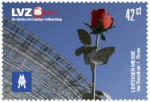 Neuheit vom 3. Oktober: LVZ-Sondermarke mit der Rosen-Skulptur.