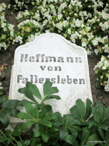 Foto der Grabstätte Hoffman von Fallerslebens im Kloster Corvey