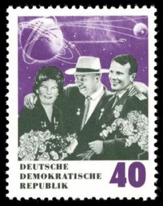 1964 gab die DDR zum 70. Geburtstag Nikita Chruschtschow zwei Briefmarken zu Ehren des sowjetischen Staatsmannes heraus, hier MiNr. 1021.