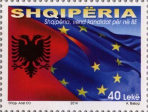 Flagge Albaniens auf Briefmarke