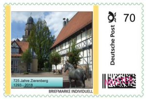 Briefmarke Individuell zu 70 Cent mit dem Rathaus und der Schloßkirhce im Hintergrund.