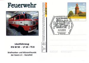 Löschfahrzeug mit passendem Sonderstempel