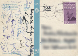 Postkarte mit Autogrammen von DDR-Fußballern bei Olympischen Spielen 1972 in München