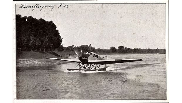 Wasserflugzeug auf Ansichtskarte